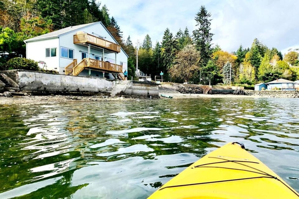 Gorgeous, Waterfront Beach Cottage on Oyster Bay with Easy Access to Olympic National Park House in Hoodsport