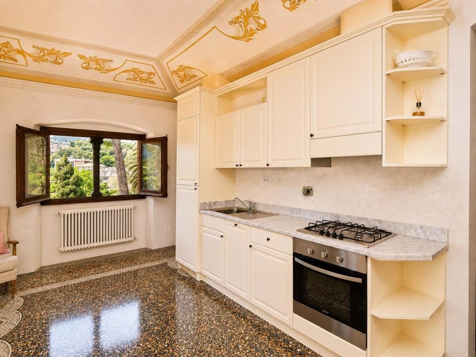 Xenia - 2 rooms apt at Villa Edoardo Apartment in Rapallo
