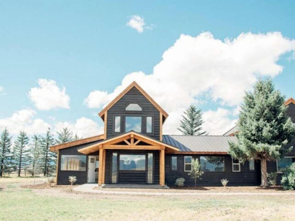 Spacious Farmhouse Estate with Mountain Views & Dual Kitchens near Skiing and Trails in Tetonia, Idaho House in Idaho