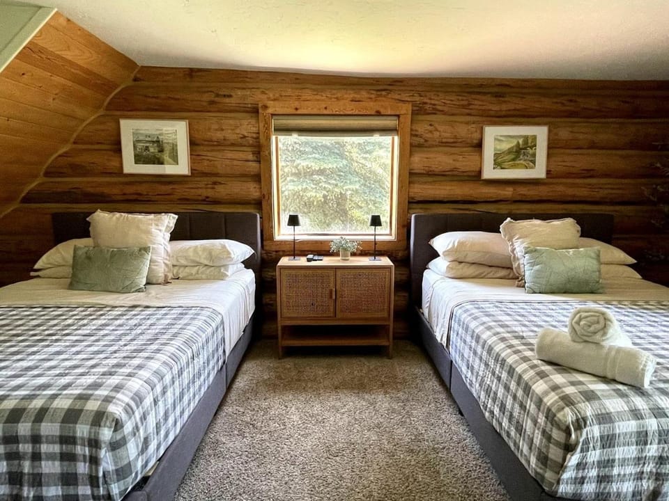 Cozy Mountain Cabin Retreat with Hot Tub, Trails, and Year-Round Outdoor Adventure in Alta, Wyoming Cabin in Alta