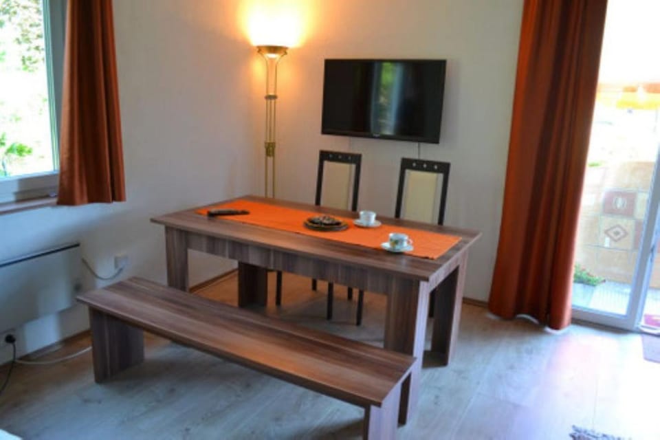 TV and multimedia, Dining area