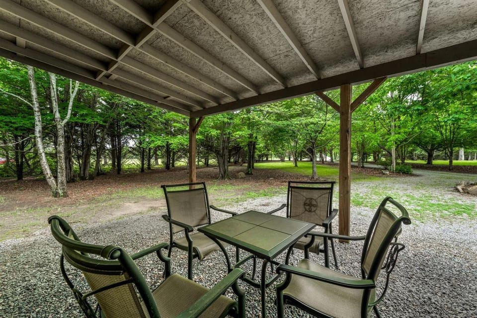 Serene Countryside Cabin Surrounded by Nature in Mentone, Alabama Cabin in Alabama