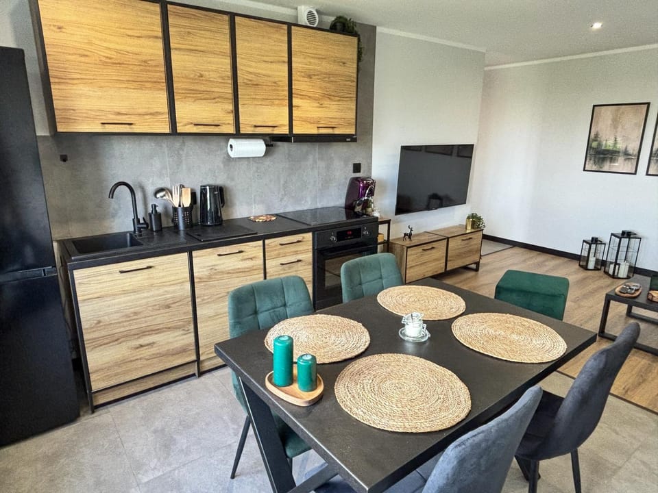 TV and multimedia, Kitchen or kitchenette, Living room, Dining area, oven
