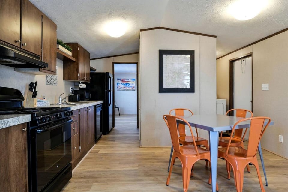 Chic Cabin Suitable for Groups in Utah Cabin in Moab