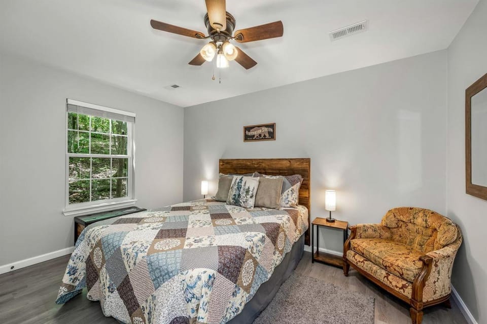 Fantastic Peaceful Cabin in Fort Payne, Alabama Cabin in Fort Payne
