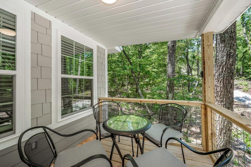 Fantastic Peaceful Cabin in Fort Payne, Alabama Cabin in Fort Payne