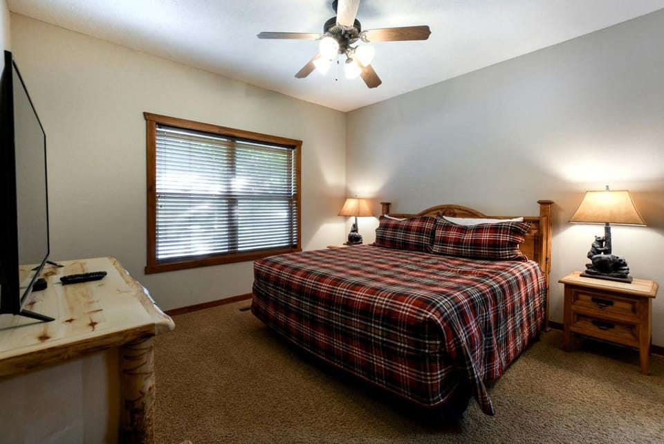 Spacious Cabin with Indoor and Outdoor Swimming Pool in Branson, Missouri Cabin in Indian Point