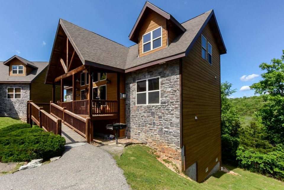 Wonderful Cabin with Game Room and Swimming Pool in Branson, Missouri Cabin in Indian Point