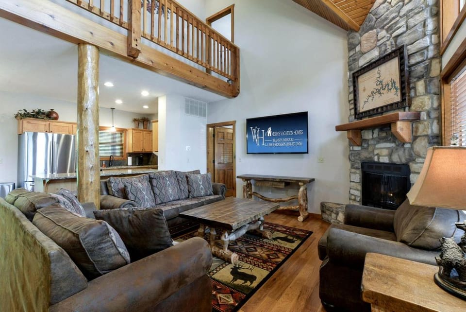 Wonderful Cabin with Game Room and Swimming Pool in Branson, Missouri Cabin in Indian Point