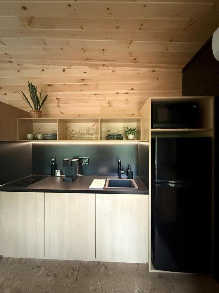 Willow: Modern Eco-Pod Retreat in Pennsylvania Forest in a Tiny Cabin with Scenic Views Cabin in New Jersey