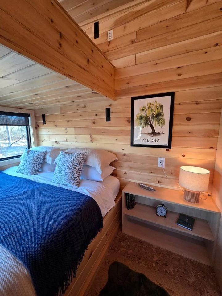 Willow: Modern Eco-Pod Retreat in Pennsylvania Forest in a Tiny Cabin with Scenic Views Cabin in New Jersey