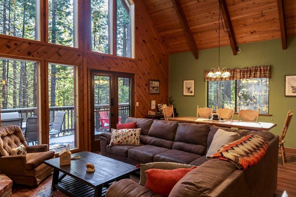 Two Incredible Cabins for a Memorable Family Getaway in Dorrington, California Cabin in Dorrington