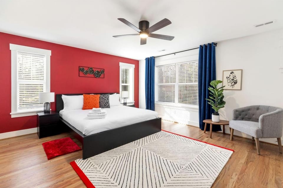 Vibrant Urban Vacation Rental Oasis near Catawba River in North Carolina House in Charlotte