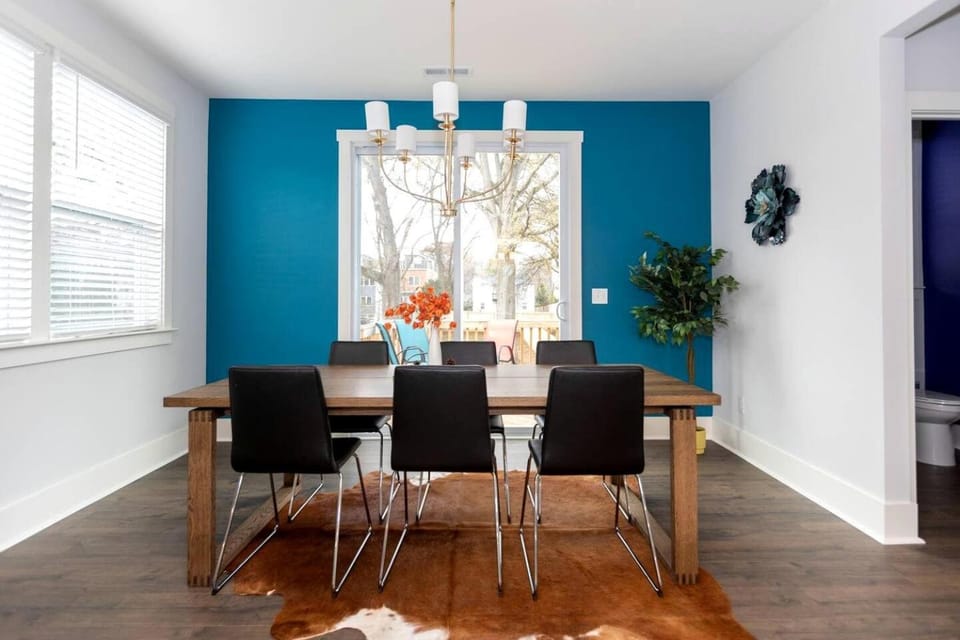 Radiant Urban Vacation Rental Sanctuary near Catawba River in North Carolina House in Charlotte