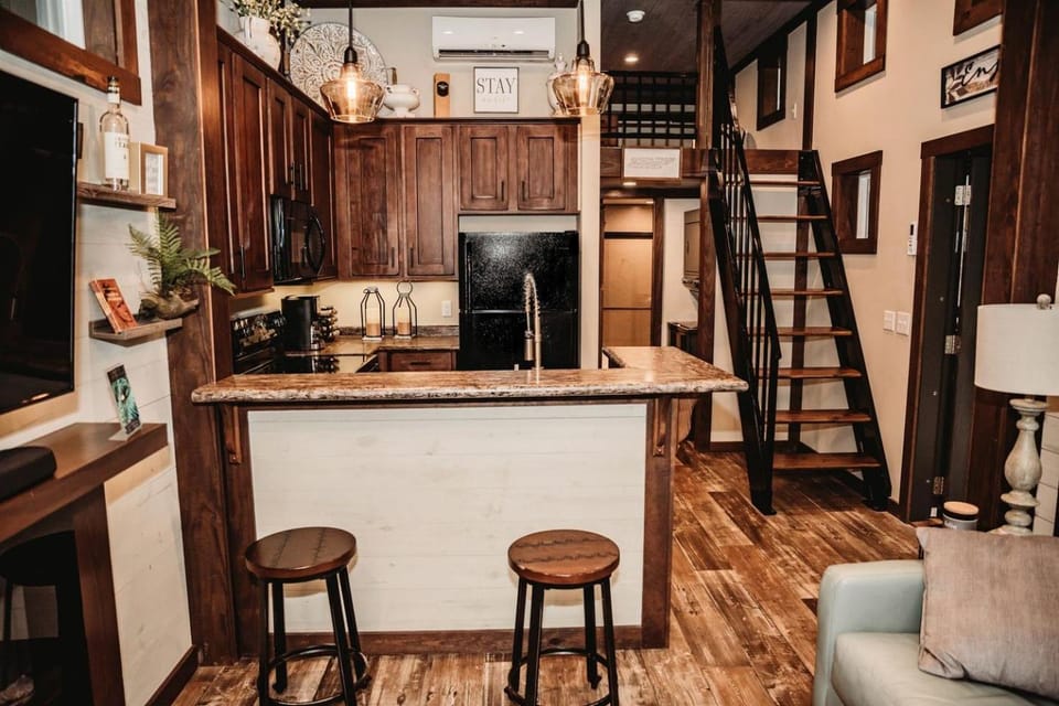 Leprechaun Lodge at The Retreat at Deer Lick Falls in Tennessee House in Tennessee