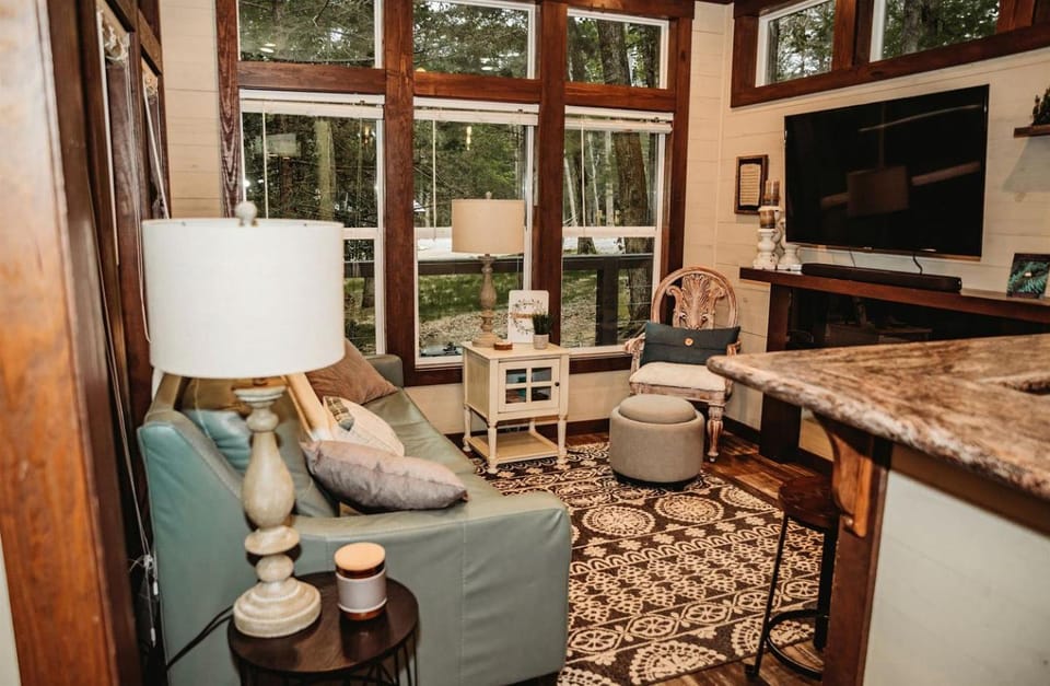 Leprechaun Lodge at The Retreat at Deer Lick Falls in Tennessee House in Tennessee