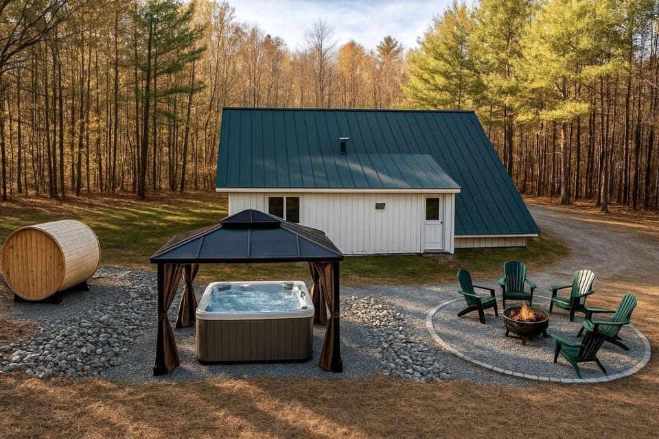 Cozy A-Frame Cabin with Hot Tub & Sauna near Stratton Mountain, Vermont Cabin in South Londonderry