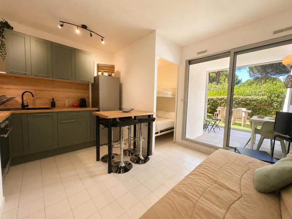 Living room, kitchen