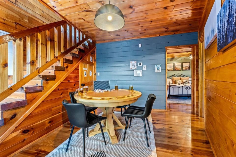 Spacious Cabin with Game Room, Hot Tub & 3 Decks Near Smoky Mountains, Sevierville, TN Cabin in Sevierville