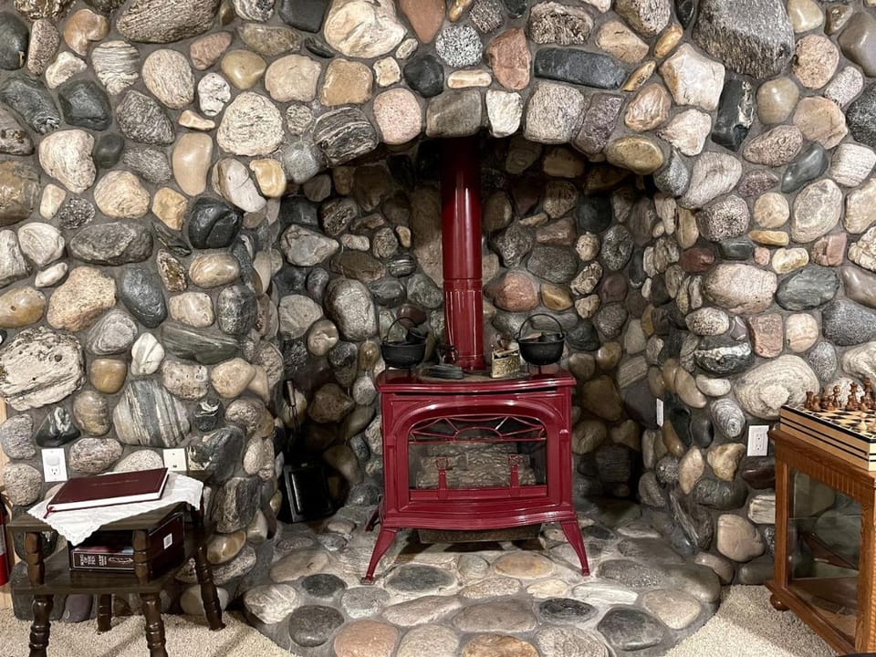 Cozy Log Cabin Close to Yellowstone National Park, Idaho Cabin in Island Park