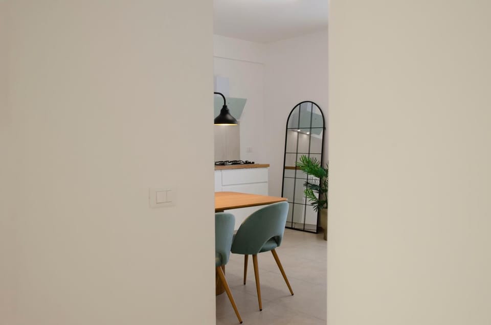 Minimal Luxury Apt with Garden Terrace 100m from sea Apartment in Santa Maria del Focallo