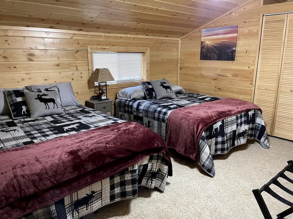 Amazing Spacious Barn near Yellowstone National Park, Idaho House in Island Park