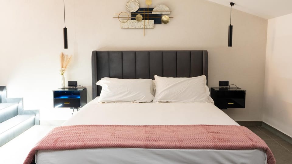 Bed, Photo of the whole room