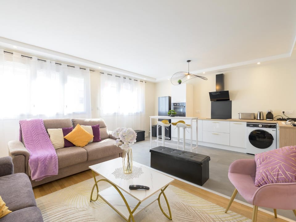 Living room, Seating area