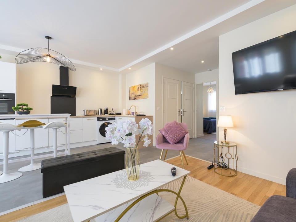 Le Nexus - Private Floor 140m Apartment in Villeurbanne