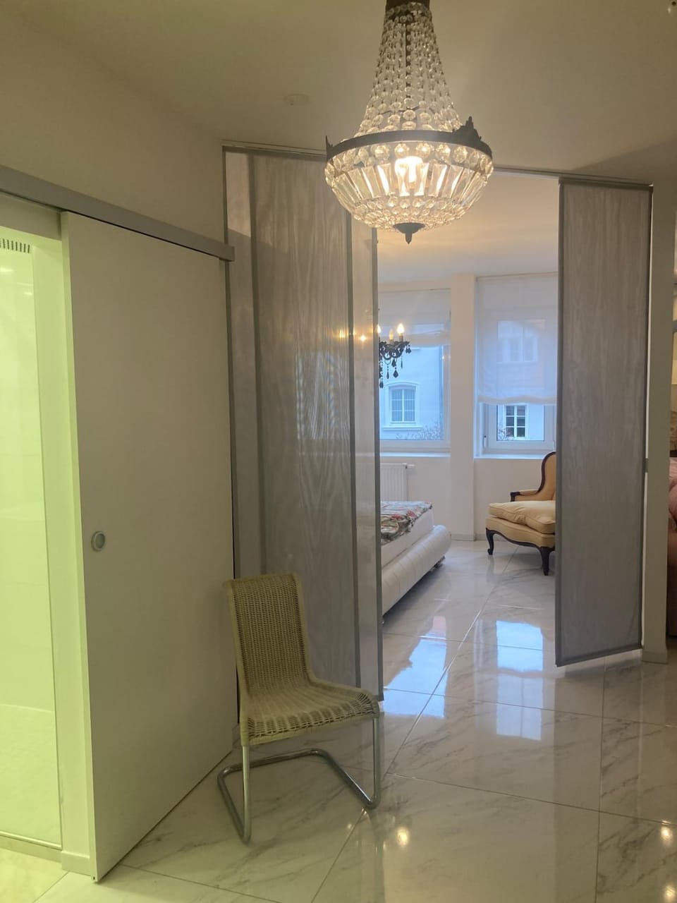 Exklusive Wohnung direkt im Zentrum Apartment in Saarbrücken