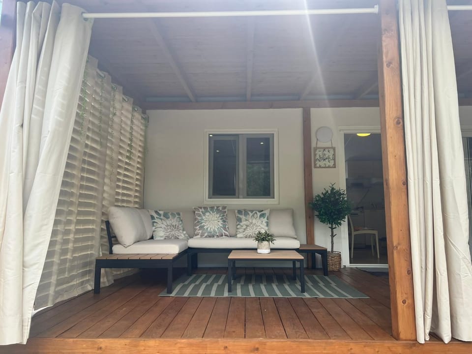 Property building, Balcony/Terrace