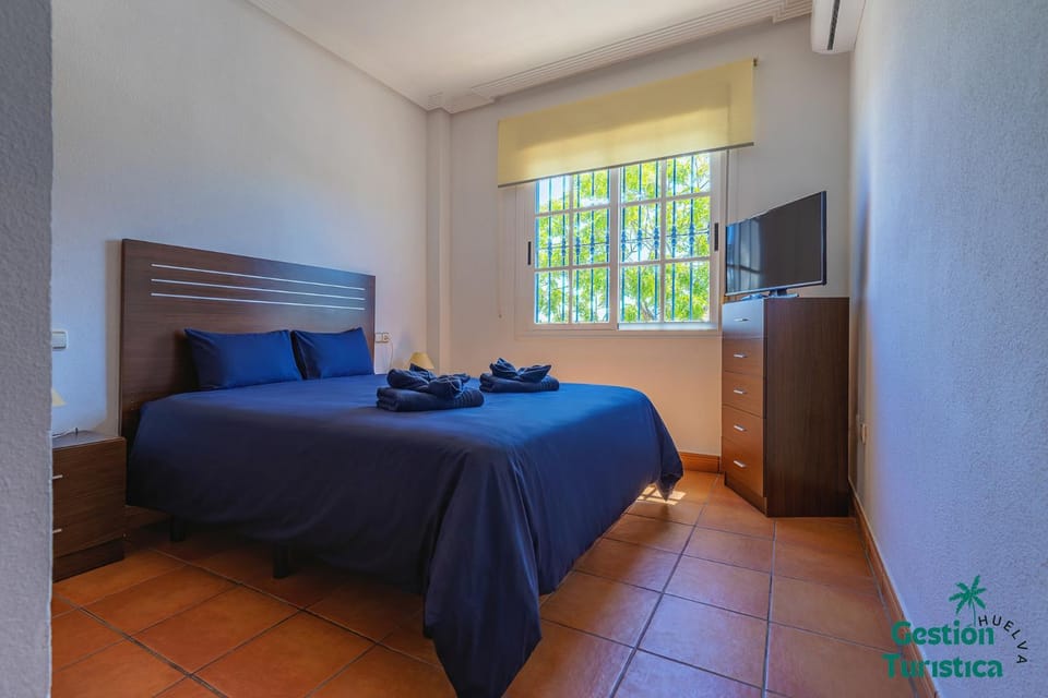 Chalet con piscina privada y playa a 7 min andando House in Punta Umbría
