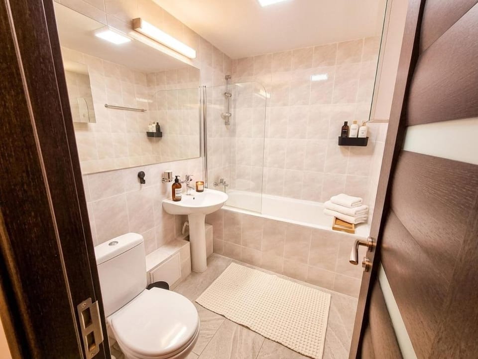 Cozy Velvet near Calea Victoriei Apartment in Bucharest