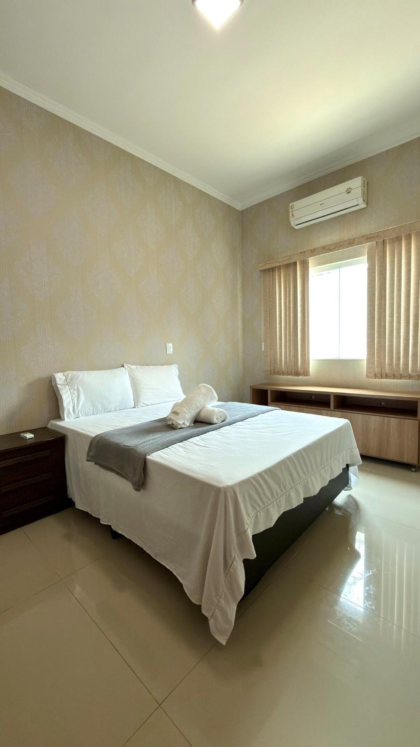 Bedroom, air conditioner
