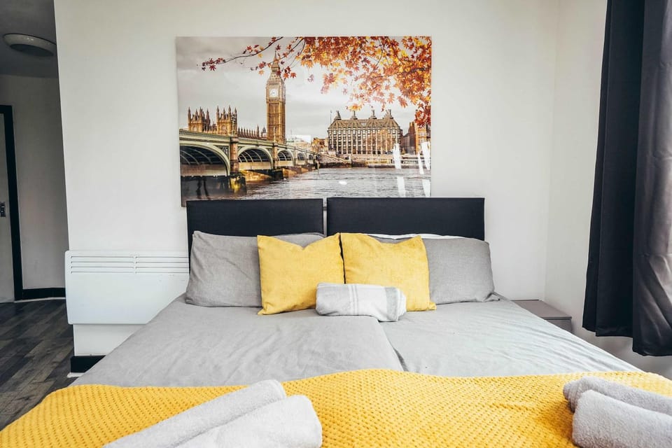 Living room, Bedroom