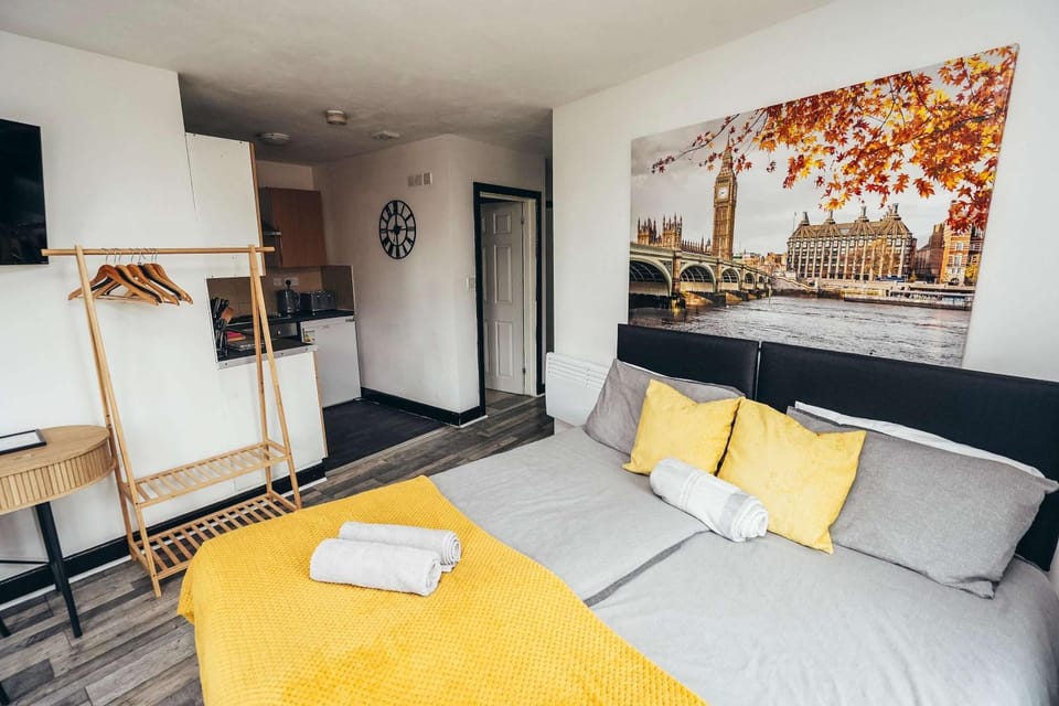 Kitchen or kitchenette, Living room, Photo of the whole room, Bedroom, towels, wardrobe