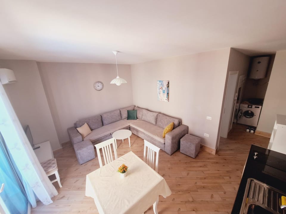 TV and multimedia, Living room, Seating area, Dining area, Beach, washing machine