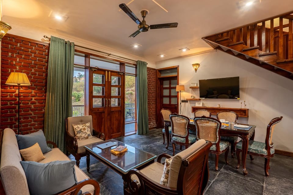 Living room, Dining area