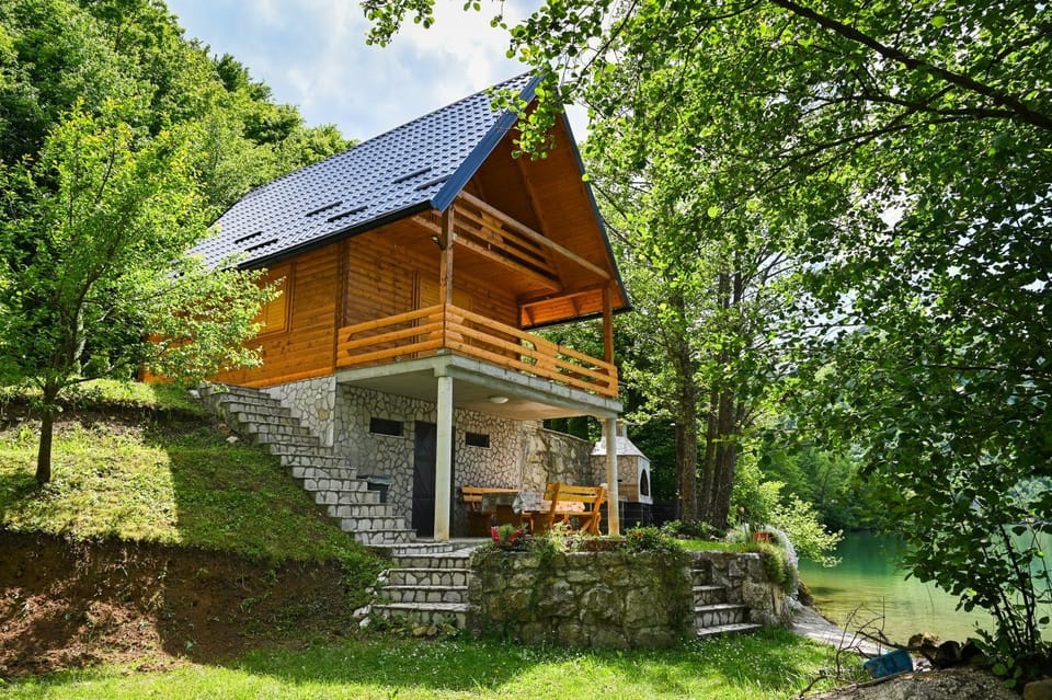 Property building, Natural landscape, Garden view