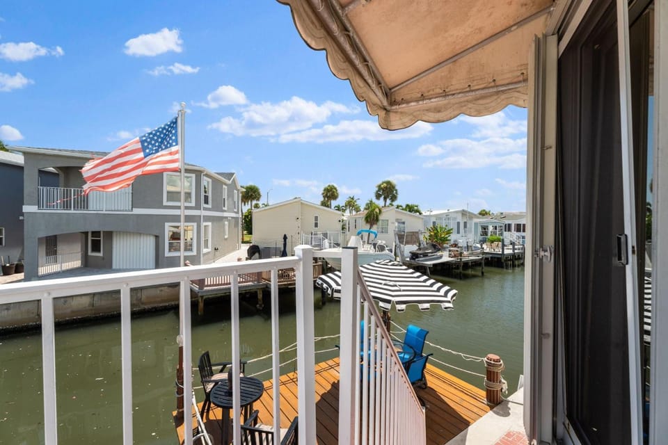 Island Dock House 1143 House in Hutchinson Island