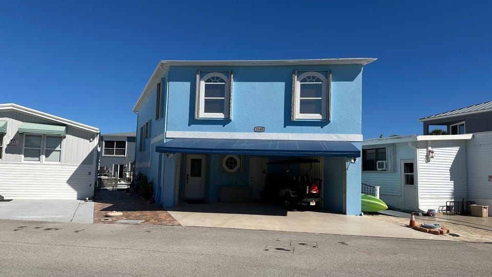Island Dock House 1143 House in Hutchinson Island