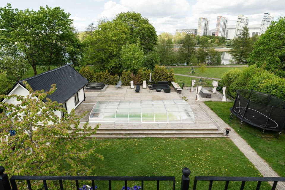 Luxury Villa Solna Private Pool Lake View 300Sq Villa in Solna