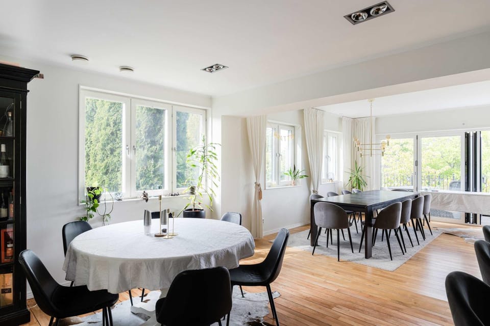 Luxury Villa Solna Private Pool Lake View 300Sq Villa in Solna