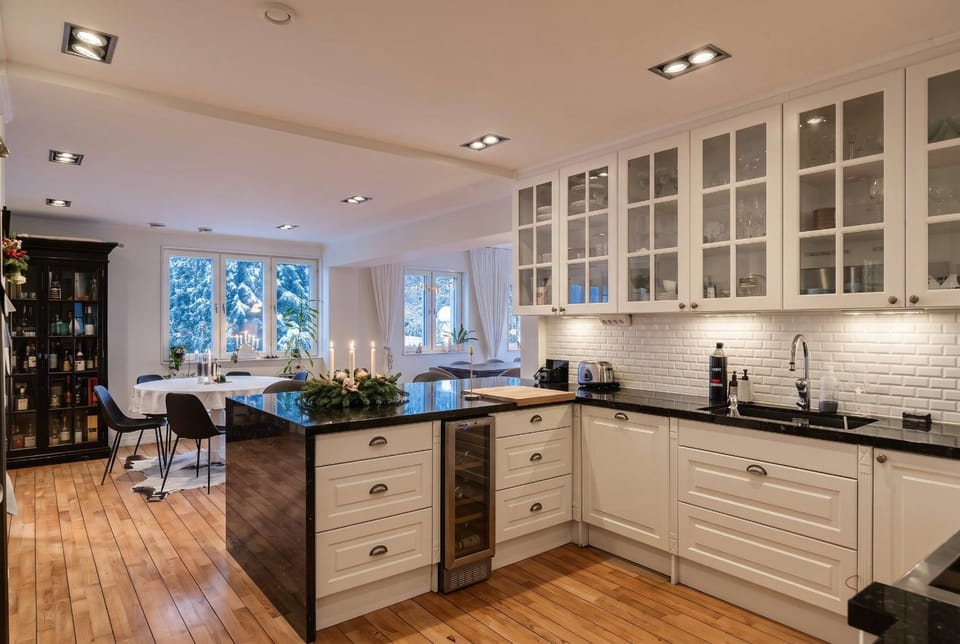 Luxury Villa Solna Private Pool Lake View 300Sq Villa in Solna