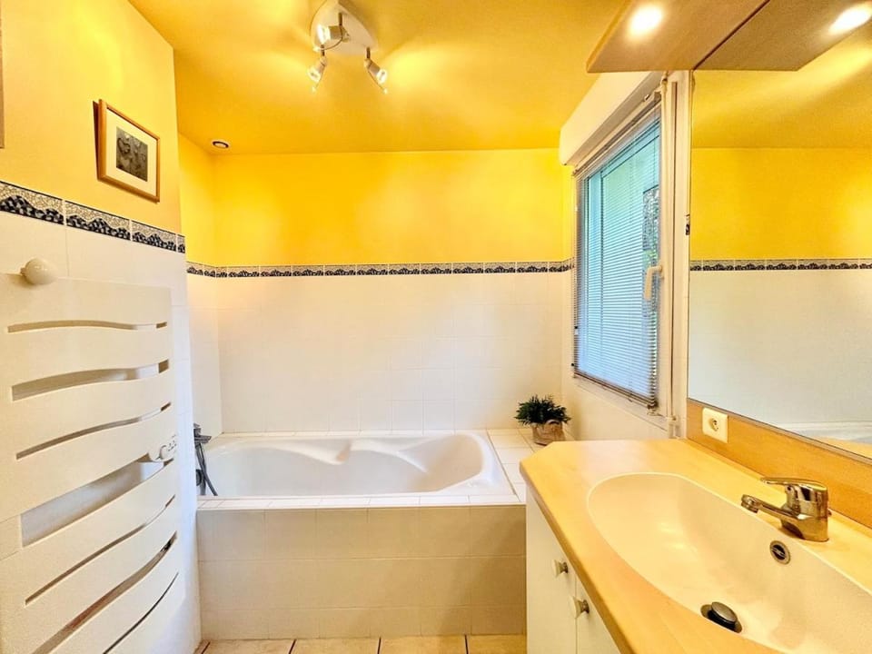 Bathroom, Bath