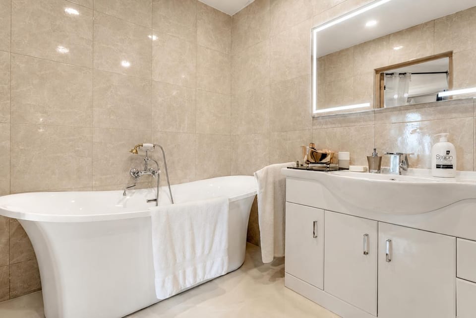 Bathroom, Bath
