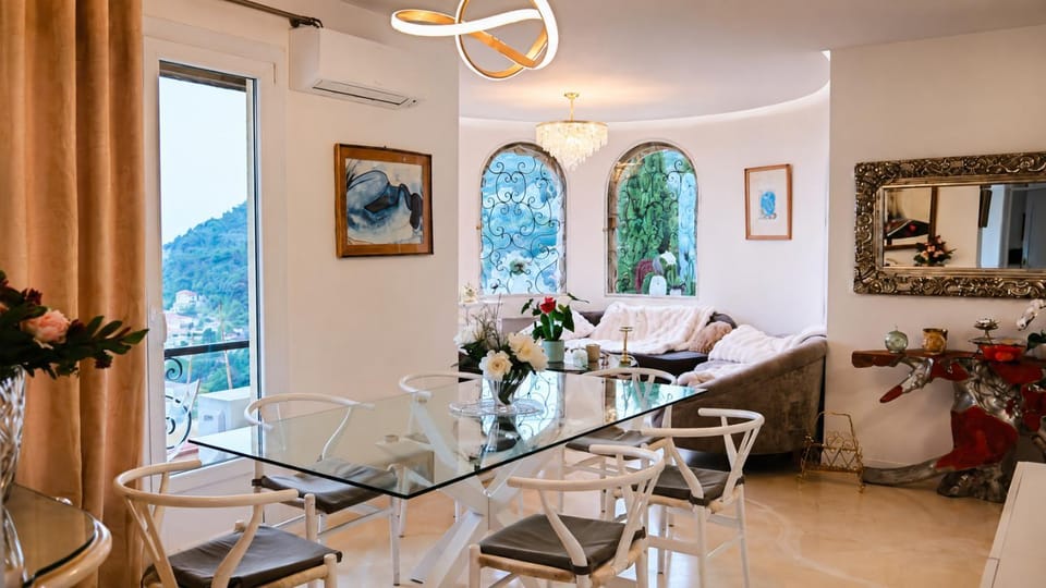 View (from property/room), Living room, Dining area