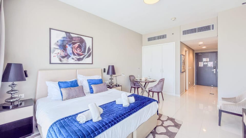 Bed, Living room, Photo of the whole room, Seating area, Bedroom, air conditioner