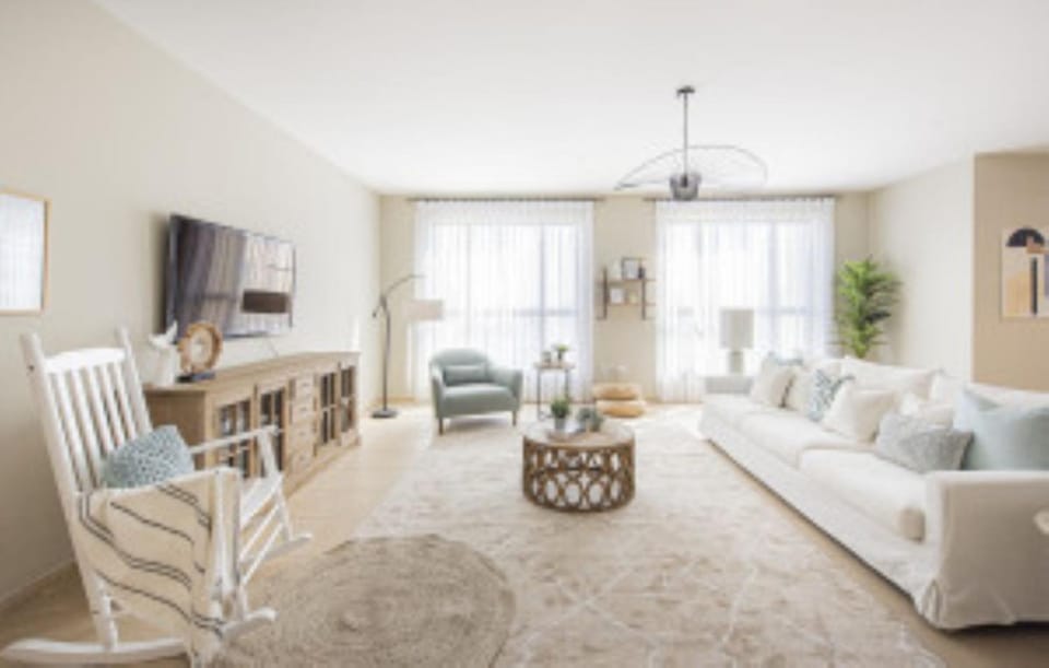 Nasma luxury stays- Family coastal retreat in JBR Apartment in Dubai