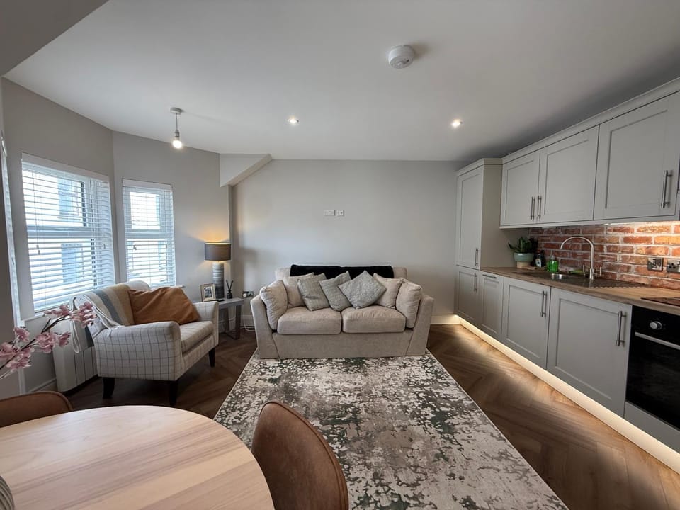 Kitchen or kitchenette, Living room, Dining area, oven, stove